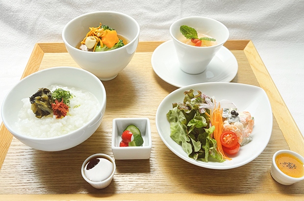 美濃薬膳士監修 5月の名物美濃薬膳飛騨牛スープと薬膳粥のランチ