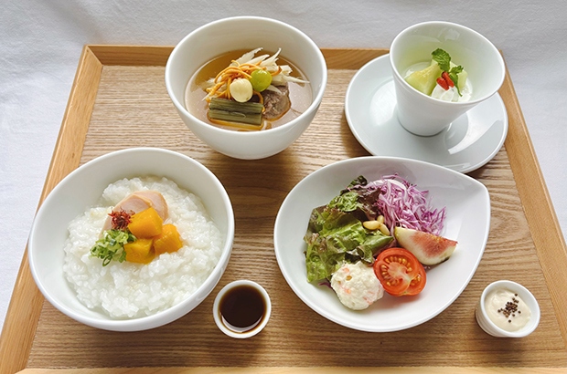 美濃薬膳士監修 9月の名物美濃薬膳飛騨牛スープと薬膳粥のランチ