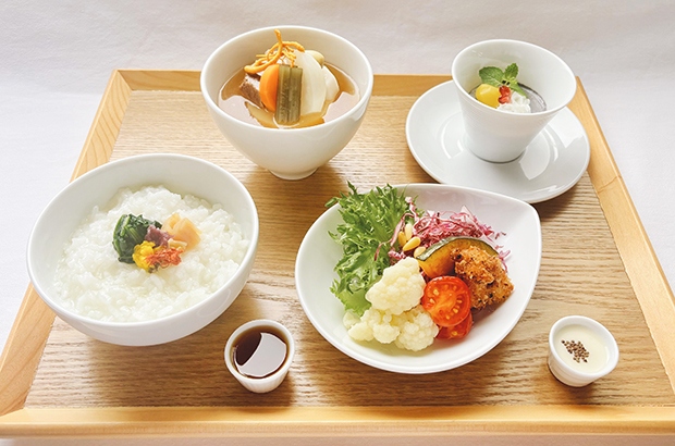 美濃薬膳士監修 10月の名物美濃薬膳飛騨牛スープと薬膳粥のランチ