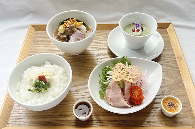 美濃薬膳士監修 11月の名物美濃薬膳飛騨牛スープと薬膳粥のランチ