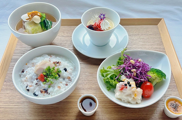 美濃薬膳士監修 12月の名物美濃薬膳飛騨牛スープと薬膳粥のランチ