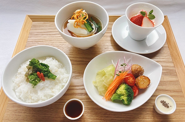 美濃薬膳士監修 3月の名物美濃薬膳飛騨牛スープと薬膳粥のランチ