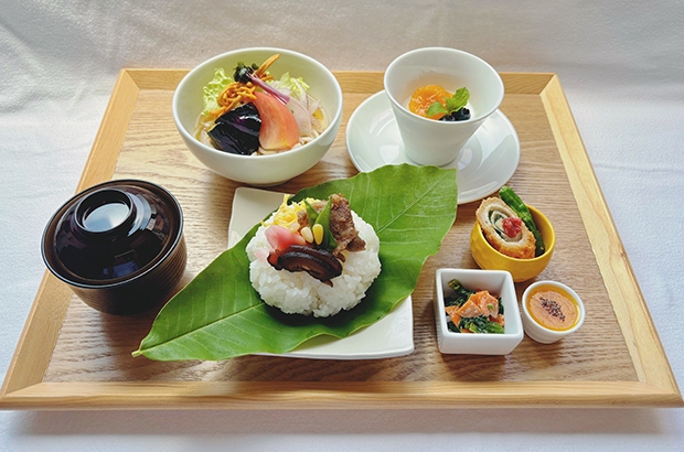 皐月の薬膳うどんランチ