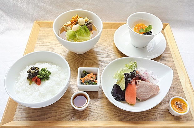 美濃薬膳士監修 6月の名物美濃薬膳飛騨牛スープと薬膳粥のランチ