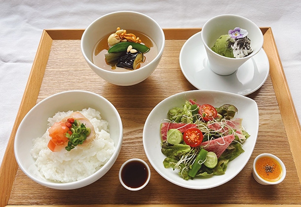 美濃薬膳士監修皐月の薬膳粥のランチ