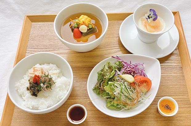 美濃薬膳士監修文月の薬膳粥のランチ