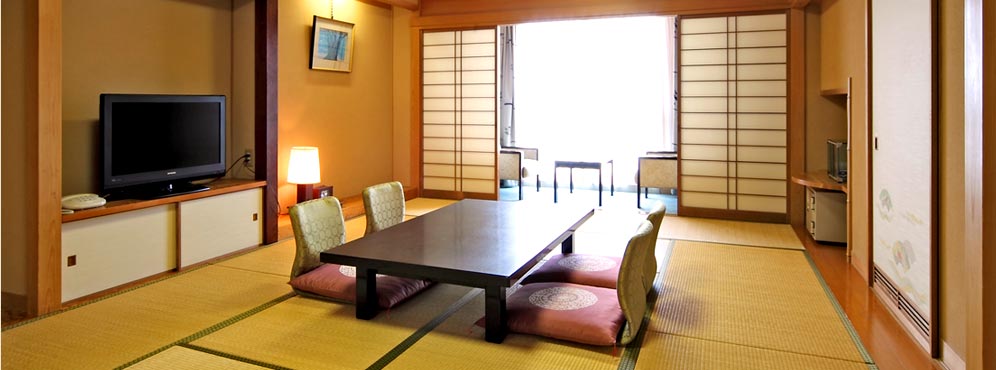 Japanese Room with Town View (12 mats)